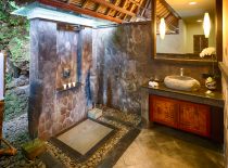 Villa Bidadari Cliffside Estate, Cabana Bathroom